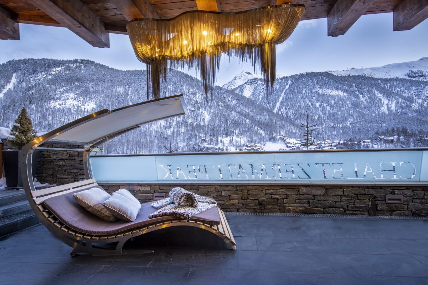 Daybed on terravce in wellness gornergrat