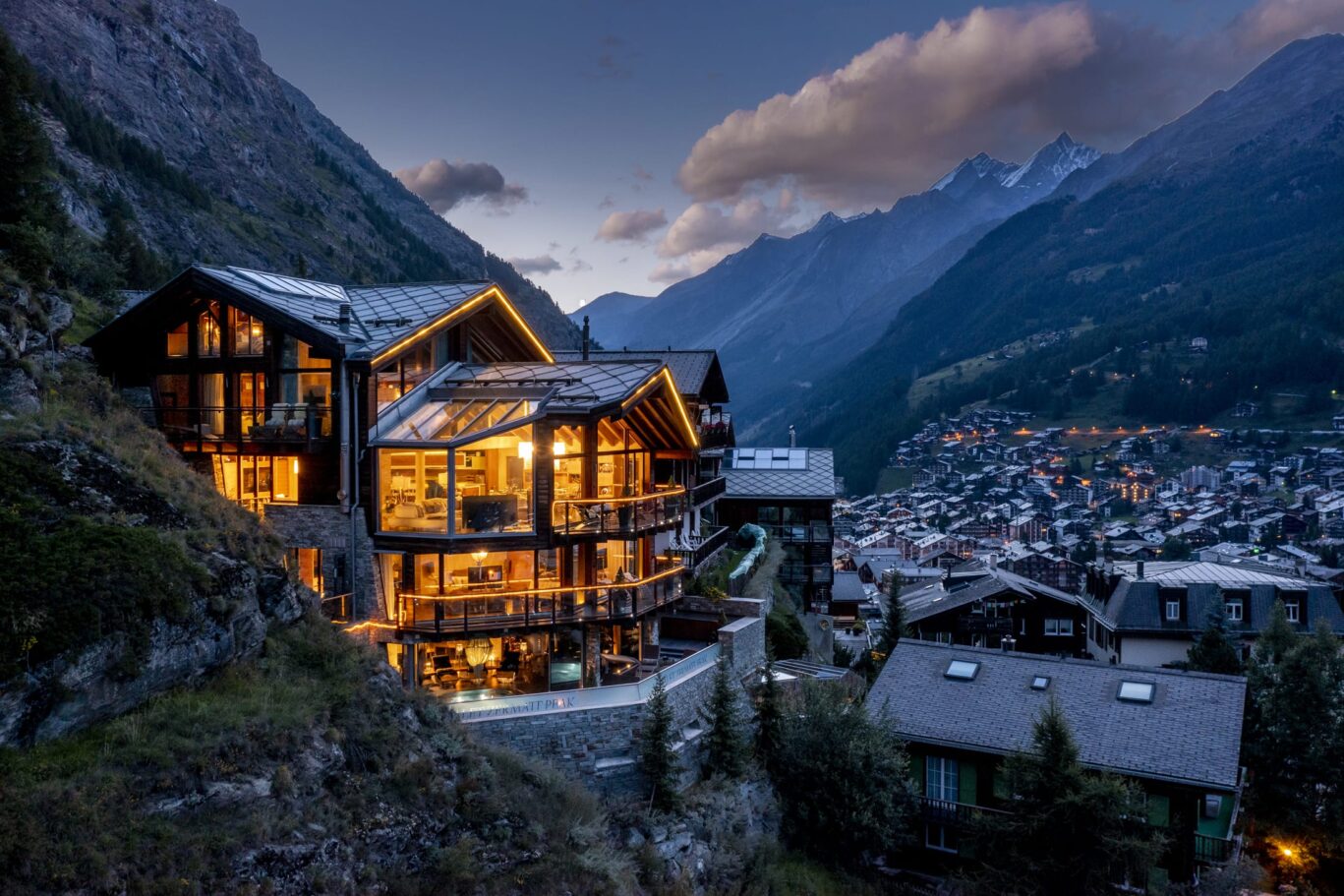 a. Chalet whole chalet looking north at Twighlight